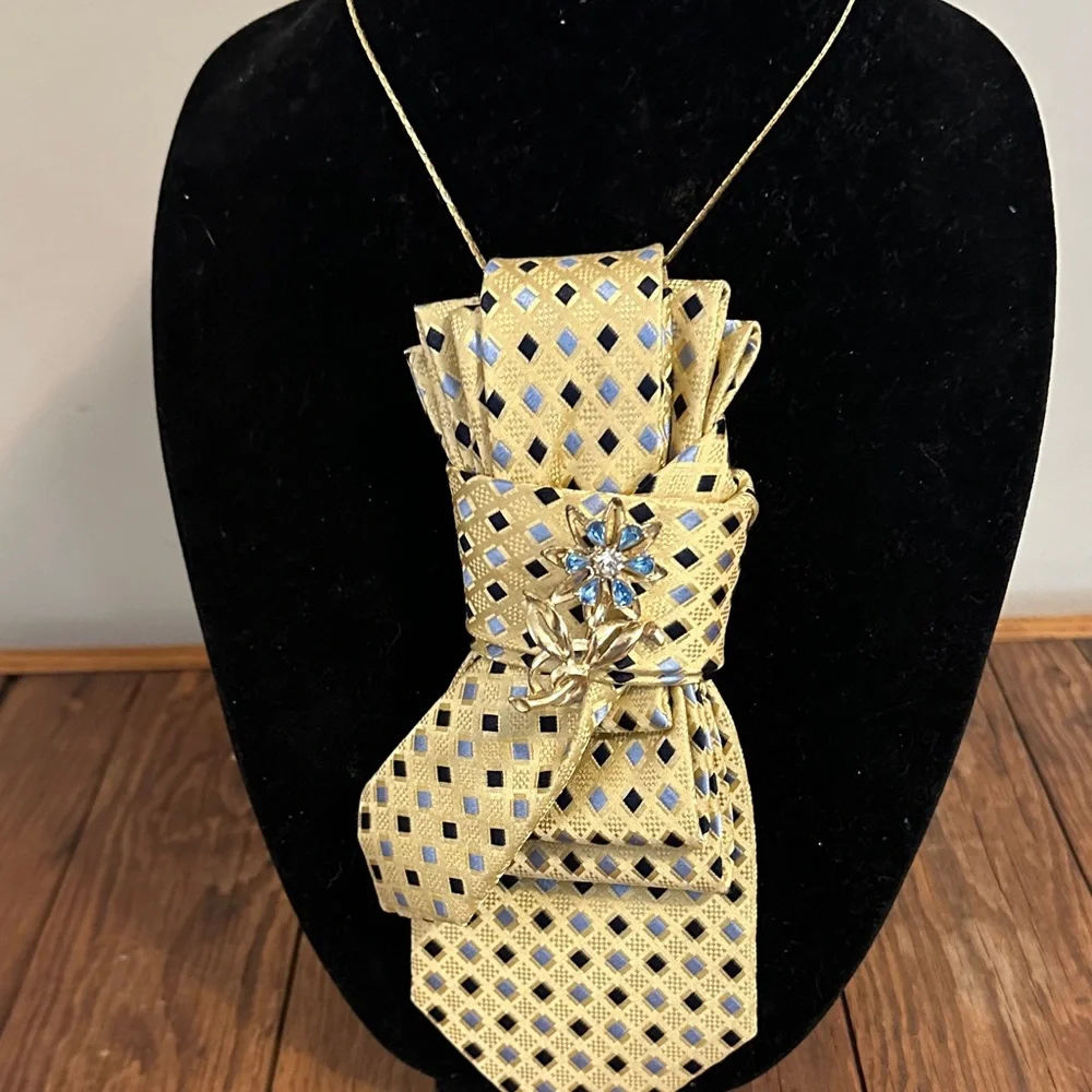 Vintage silk Gold Tie with Blue Accents and Floral Brooch gold tone chain